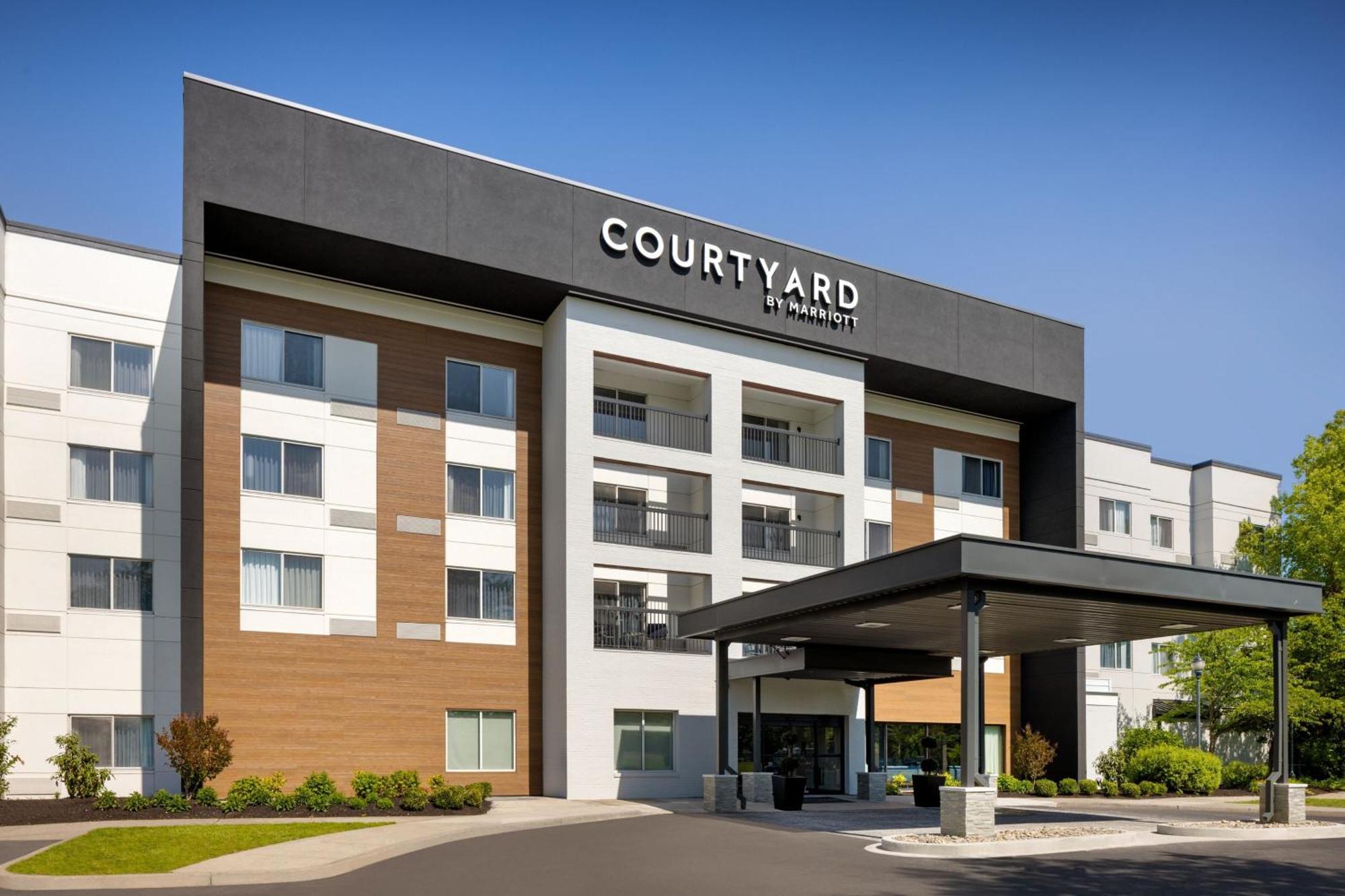 Courtyard Edison Woodbridge Hotel Exterior photo