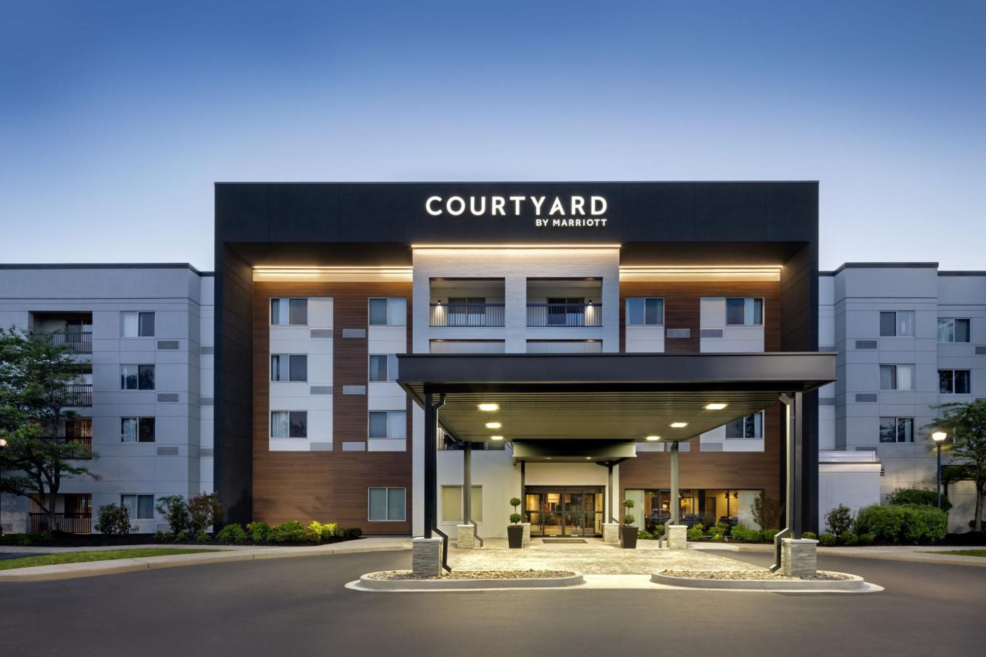 Courtyard Edison Woodbridge Hotel Exterior photo